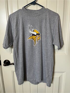 Reebok Light Gray Crewneck Tee with Brett Favre